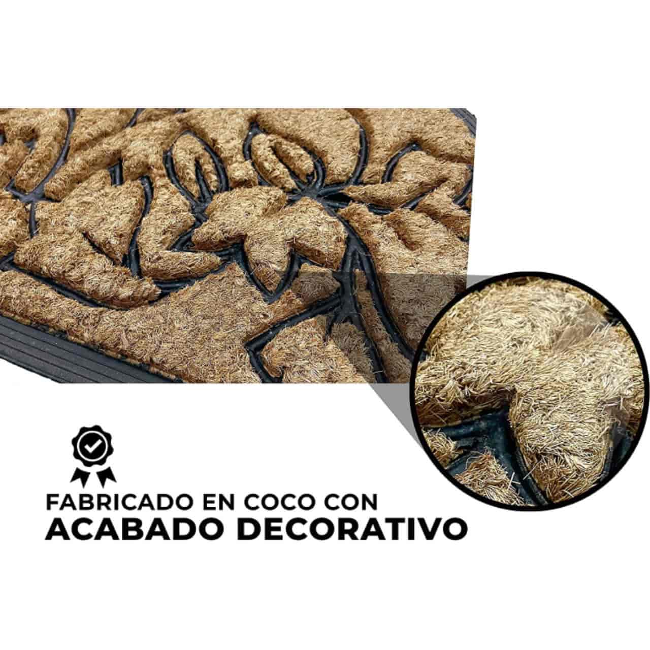 felpudo media luna de coco y goma con grabado decorativo